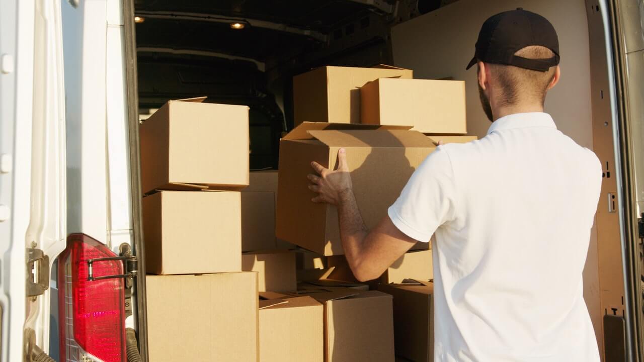 How to Choose the Right Moving Company for Your Business